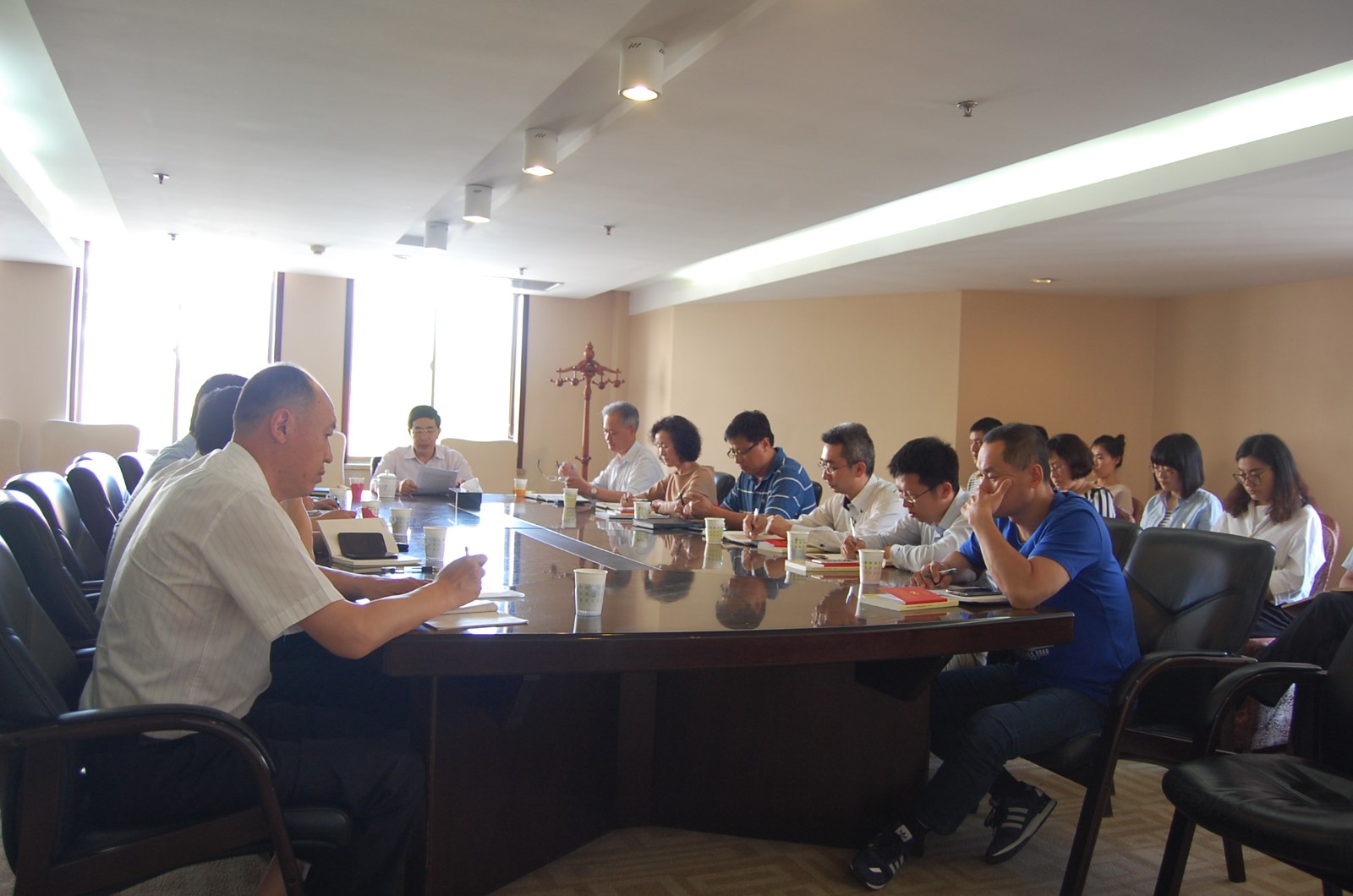 1589338053488.jpg 党委书记鞠衍奎为广大党员讲党课.jpg