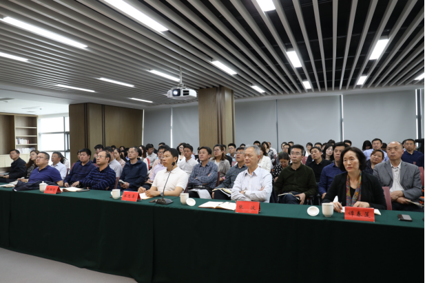 1589340265277.png 威海城投召开党委理论学习中心组(扩大)会议2.png