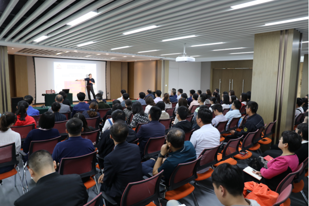 1589340276259.png 威海城投召开党委理论学习中心组(扩大)会议3.png