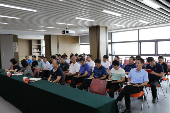 1589348379965.png 城投集团召开“不忘初心 、牢记使命”主题教育工作会议4.png