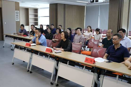 1589350271560.jpg 威海城投党委组织集中观看警示教育片《“象牙塔”里的蜕变》1.jpg